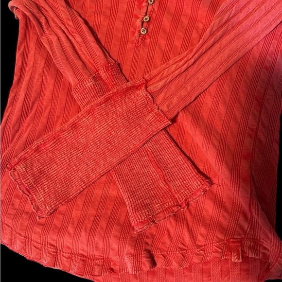 Free People- We The Free Wild Hearts Red Henley. - Picture 5 of 7